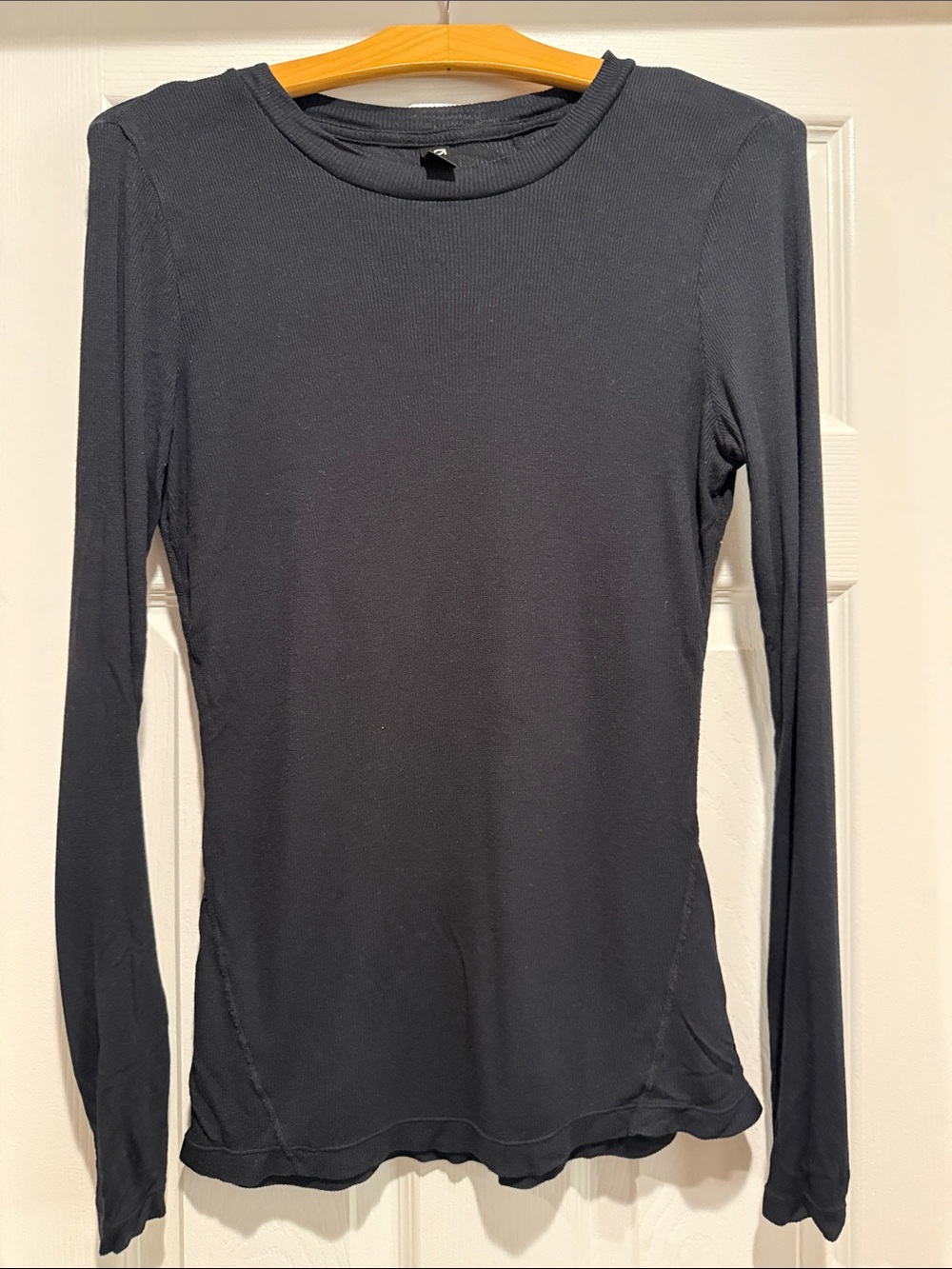 Gap Fit- Women’s Workout Long Sleeve Shirt